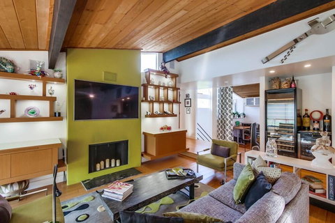 SS152 Townhouse - Bet 4u 2