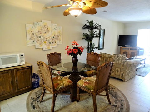 Sunset Royale - 208- Gorgeous Sunsets Awaits Beautiful 1 Bedroom - Click Find 1