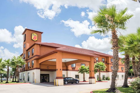 Super 8 By Wyndham Brookshire TX - Click Find 0