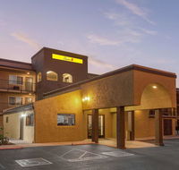 Super 8 by Wyndham Escondido