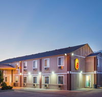 Super 8 by Wyndham Limon