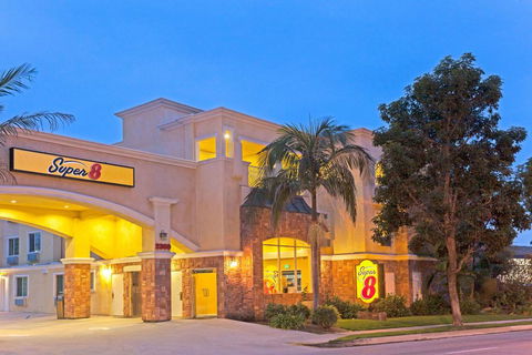Super 8 By Wyndham Torrance LAX Airport Area - Click Find 1