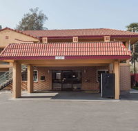 Super 8 by Wyndham Visalia