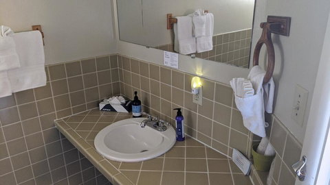 The Andiron Seaside Inn & Cabins - Bet 4u 3