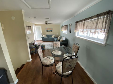 The Cozy Cottage House - Bet 4u 3