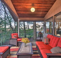 Tigard Retreat with Deck 15 Mins From Portland