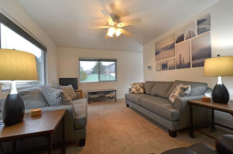 Top Of The Town Vacation Home Rental - Bet 4u 2