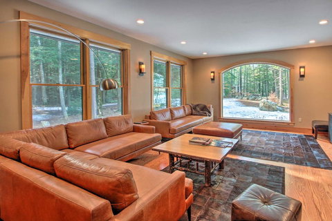 Tranquil Lakefront Hideaway With Beach And Dock - Bet 4u 3