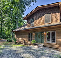 Tryon House with Hot Tub - Near Equestrian Centers