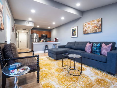 Verandas At Uptown - Click Find 3