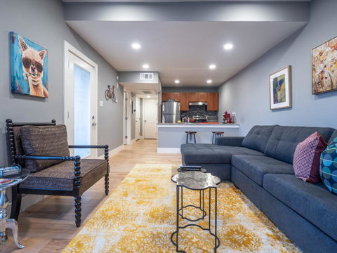 Verandas At Uptown - Click Find 0
