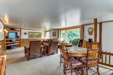 Water's Edge - Bet 4u 2