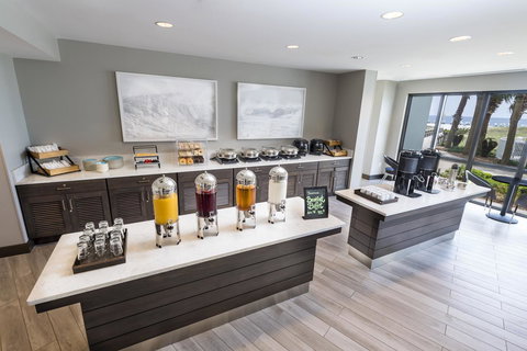 The Island House Hotel A Doubletree By Hilton - Bet 4u 10