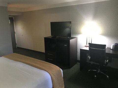 Ashbury Hotel & Suites - Mobile - Click Find 13