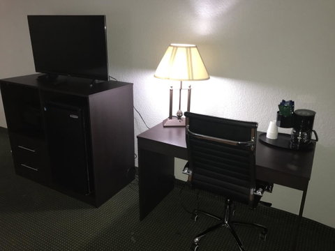 Ashbury Hotel & Suites - Mobile - Click Find 18