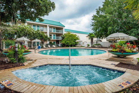 Econo Lodge Inn & Suites Foley - Click Find 17