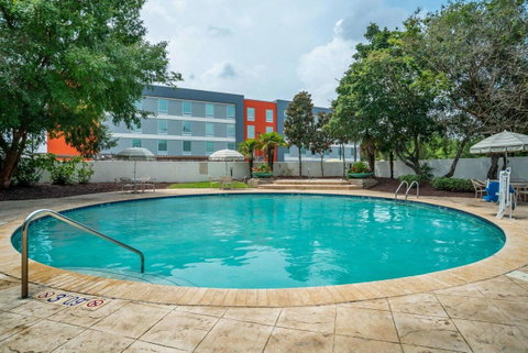 Econo Lodge Inn & Suites Foley - Click Find 42