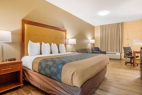 Econo Lodge Inn & Suites Foley - Click Find 15