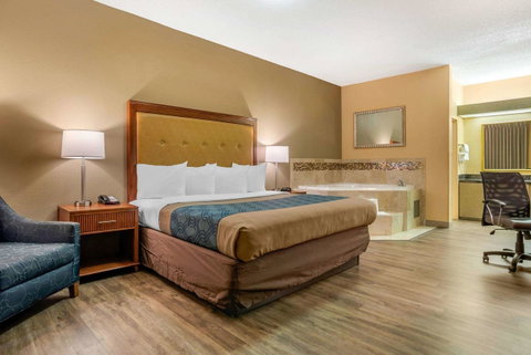 Econo Lodge Inn & Suites Foley - Click Find 36