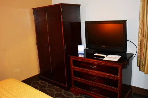 Baymont By Wyndham Mobile/Tillmans Corner - Click Find 26