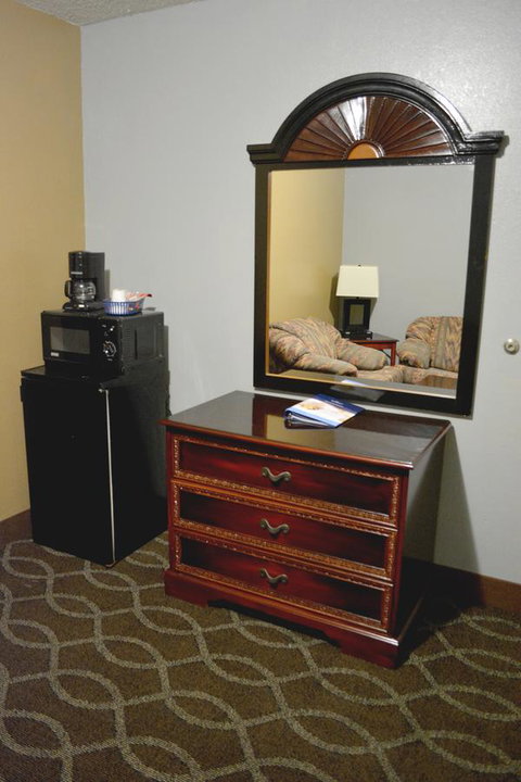 Baymont By Wyndham Mobile/Tillmans Corner - Click Find 28