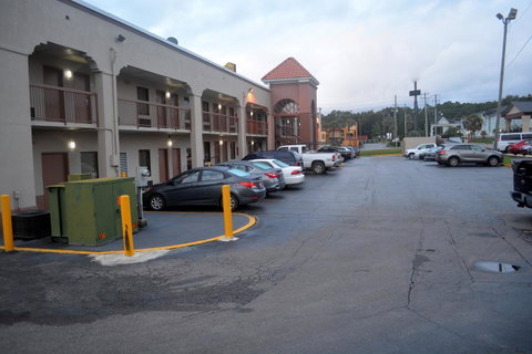 Baymont By Wyndham Mobile/Tillmans Corner - Click Find 10