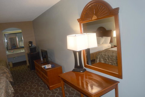 Baymont By Wyndham Mobile/Tillmans Corner - Click Find 22