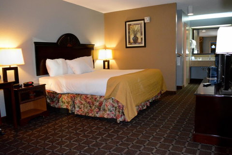 Baymont By Wyndham Mobile/Tillmans Corner - Click Find 16