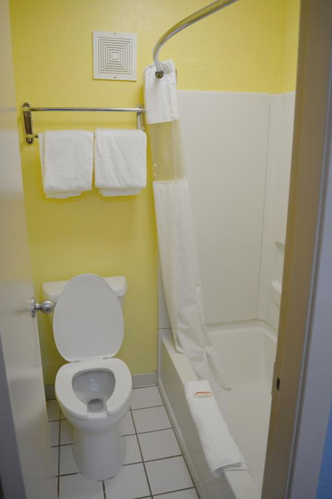 Baymont By Wyndham Mobile/Tillmans Corner - Click Find 25
