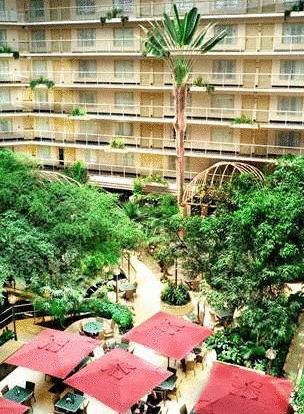 Embassy Suites Birmingham - Bet 4u 13