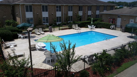 Americas Best Value Inn & Suites-Foley - Click Find 0