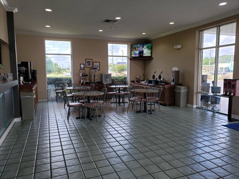 Americas Best Value Inn & Suites-Foley - Click Find 9