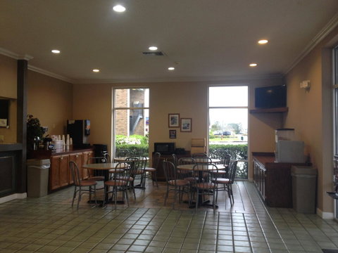 Americas Best Value Inn & Suites-Foley - Click Find 21