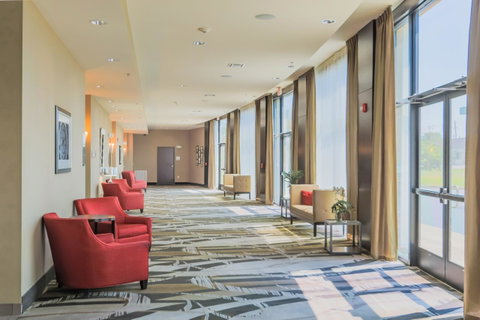 Holiday Inn Mobile Airport - Click Find 38