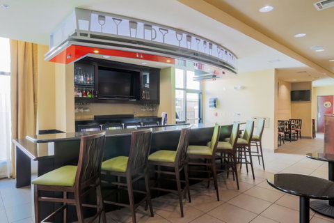 Holiday Inn Mobile Airport - Click Find 3