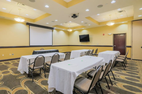 Holiday Inn Mobile Airport - Click Find 37