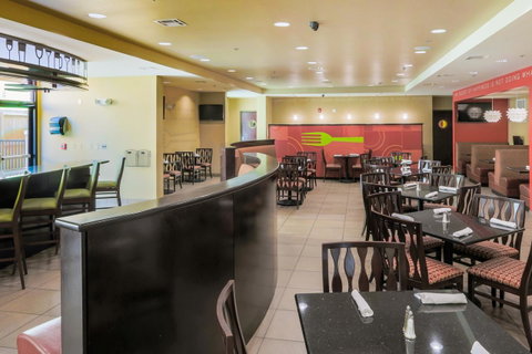 Holiday Inn Mobile Airport - Click Find 36