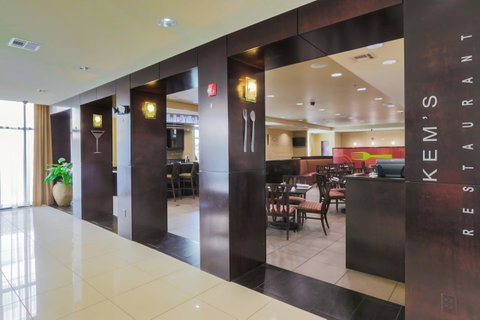 Holiday Inn Mobile Airport - Click Find 30