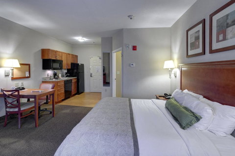 Candlewood Suites Enterprise - Click Find 2