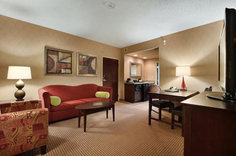 Embassy Suites Huntsville - Click Find 7