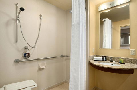 Embassy Suites Huntsville - Click Find 13