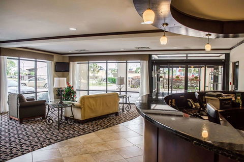 Comfort Suites North Mobile - Bet 4u 20