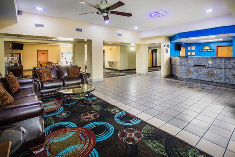Days Inn & Suites By Wyndham Foley - Click Find 8