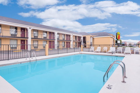 Super 8 By Wyndham Eufaula - Click Find 3