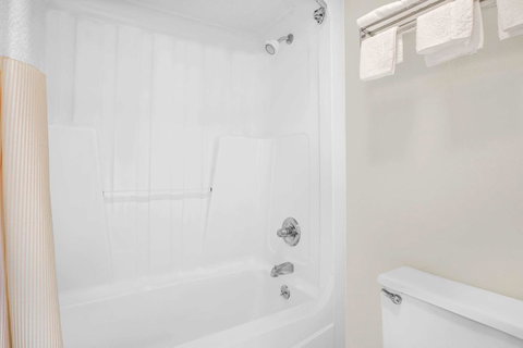 Days Inn By Wyndham Eufaula AL - Click Find 14