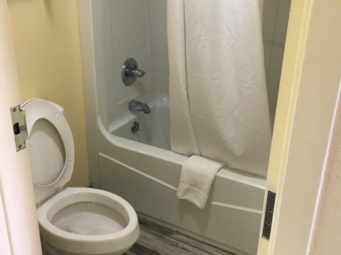 Days Inn By Wyndham Eufaula AL - Click Find 12