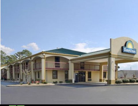 Days Inn By Wyndham Eufaula AL - Click Find 1