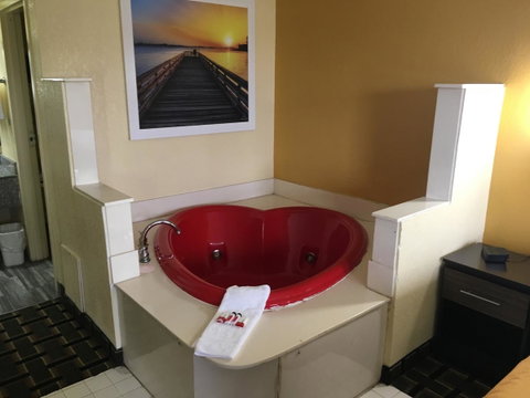 Days Inn By Wyndham Eufaula AL - Click Find 18