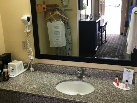 Days Inn By Wyndham Eufaula AL - Click Find 17