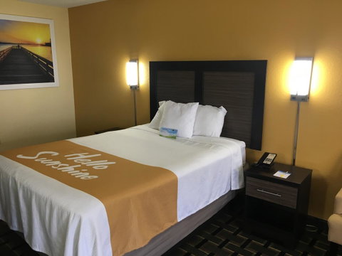 Days Inn By Wyndham Eufaula AL - Click Find 7